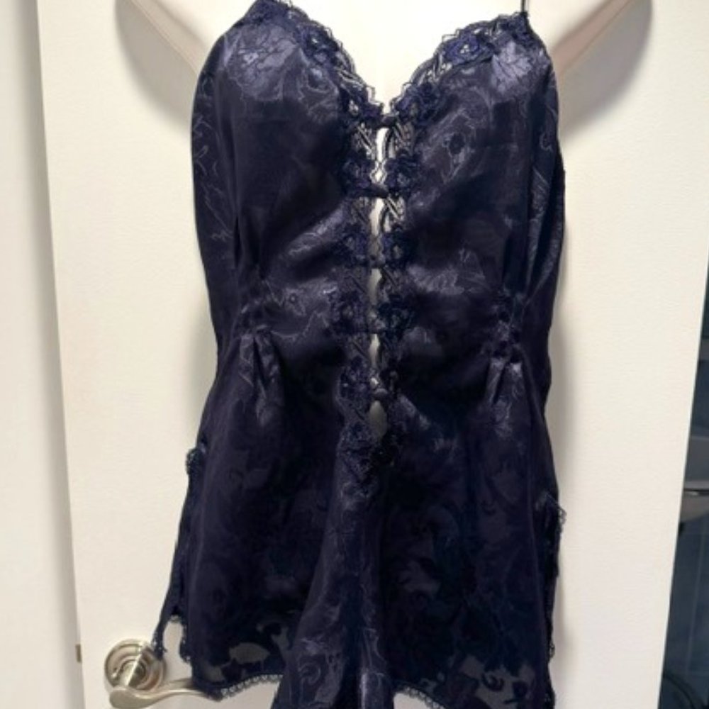 Victoria’s Secret Lace Cami Sleep One-Piece romper, size Med